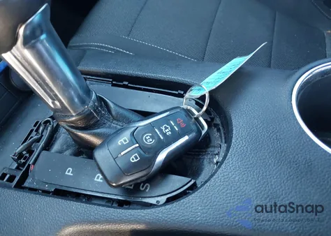 2016 Ford Mustang V6 z USA, uszkodzony, nr VIN 1FA6P8AM2G5316752